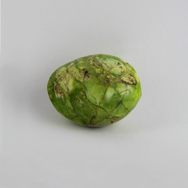 a photo of a medium green opal gallet