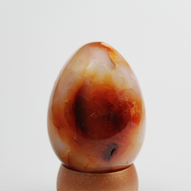 a photo of a carnelian egg